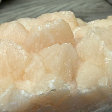 Chargez l'image dans la visionneuse de la galerie, <transcy>Apophyllite avec Stilbite et Chlorite Verte</transcy>
