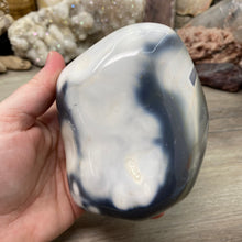 将图像加载到图库查看器中，Orca Agate Stone Freeform ~ 4.36&quot; x 3.69&quot; x 2.11&quot;
