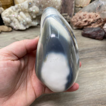 将图像加载到图库查看器中，Orca Agate Stone Freeform ~ 4.36&quot; x 3.69&quot; x 2.11&quot;
