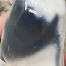 Chargez l&#39;image dans la visionneuse de la galerie, Orca Agate Stone Freeform ~ 4.36&quot; x 3.69&quot; x 2.11&quot;
