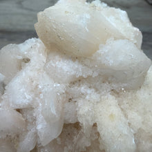 Chargez l'image dans la visionneuse de la galerie, <transcy>Apophyllite avec Stilbite et Chlorite Verte</transcy>
