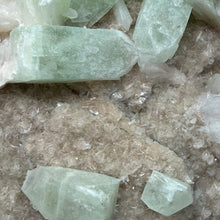 Cargar imagen en el visor de la galería, Apophyllite/Zeolite Cluster #11
