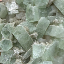 Cargar imagen en el visor de la galería, Apophyllite/Zeolite Cluster #12
