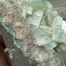Cargar imagen en el visor de la galería, Apophyllite/Zeolite Cluster #12

