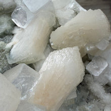 Cargar imagen en el visor de la galería, Apophyllite/Zeolite Cluster #14
