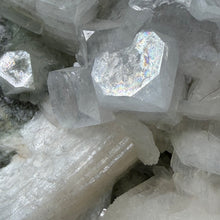 Cargar imagen en el visor de la galería, Apophyllite/Zeolite Cluster #14
