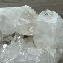 Cargar imagen en el visor de la galería, Apophyllite/Zeolite Cluster #17
