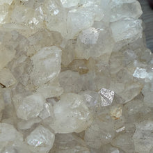 Chargez l'image dans la visionneuse de la galerie, <transcy>Apophyllite avec Stilbite et Chlorite Verte</transcy>
