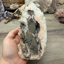 Bild in Galerie-Viewer laden, Apophyllite/Zeolite Cluster #32
