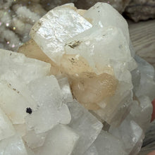 Bild in Galerie-Viewer laden, Apophyllite/Zeolite Cluster #32
