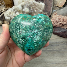Bild in Galerie-Viewer laden, Chrysocolla and Malachite Large Heart
