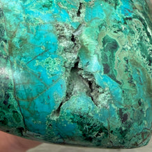 Bild in Galerie-Viewer laden, Chrysocolla and Malachite Large Heart
