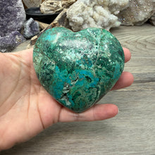 Bild in Galerie-Viewer laden, Chrysocolla and Malachite Large Heart

