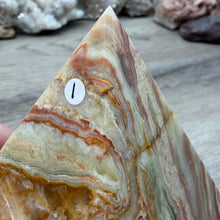 Load image into Gallery viewer, Green Onyx 4" Pyramid #01
