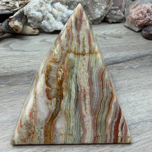 Load image into Gallery viewer, Green Onyx 4" Pyramid #01
