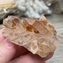 将图像加载到图库查看器中，Red / Tangerine Quartz Cluster #57
