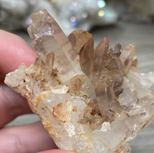 将图像加载到图库查看器中，Red / Tangerine Quartz Cluster #48
