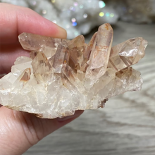 将图像加载到图库查看器中，Red / Tangerine Quartz Cluster #48
