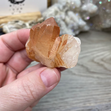 将图像加载到图库查看器中，Red / Tangerine Quartz Cluster #46
