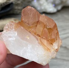 将图像加载到图库查看器中，Red / Tangerine Quartz Cluster #46
