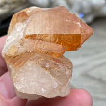将图像加载到图库查看器中，Red / Tangerine Quartz Cluster #46
