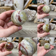 Carica l&#39;immagine nel visualizzatore di Gallery, Green Onyx 2&quot; Spheres
