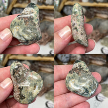 将图像加载到图库查看器中，Ocean Jasper Medium Rough Tumbles
