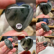 Carica l&#39;immagine nel visualizzatore di Gallery, African Bloodstone 30mm Hearts
