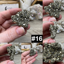 Carica l&#39;immagine nel visualizzatore di Gallery, Pyrite Medium Clusters
