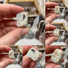 Chargez l&#39;image dans la visionneuse de la galerie, Blue Aragonite Small Tumble
