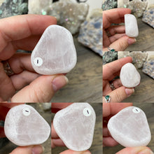 Carica l&#39;immagine nel visualizzatore di Gallery, Rose Quartz Ema Egg #01
