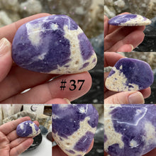 Carica l&#39;immagine nel visualizzatore di Gallery, Morado Opal / Violet Flame Opal Cabochon/Cabs
