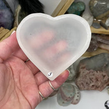 Load and play video in Gallery viewer, Selenite 3.5&quot; Heart Bowl #03
