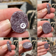 Load image into Gallery viewer, Lepidolite 1&quot; Coins
