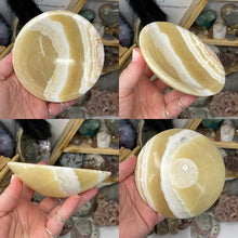 Load image into Gallery viewer, Onyx Banded Morocco 4.5&quot; Bowls
