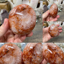 将图像加载到图库查看器中，Heated Red Hematoid &quot;Fire Quartz&quot; Palm Stones
