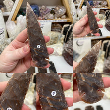 Load image into Gallery viewer, Jasper Variety 5&quot; Arrowhead Replicas
