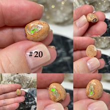 Chargez l&#39;image dans la visionneuse de la galerie, Mexican Fire Opal in Matrix Cabs Under 2 Grams

