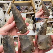 Load image into Gallery viewer, Jasper Variety 5&quot; Arrowhead Replicas

