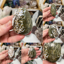 Cargar imagen en el visor de la galería, Ocean Jasper Palm Stone #17
