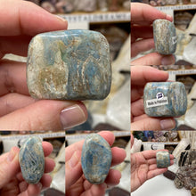 将图像加载到图库查看器中，Blue and Green Kyanite Freeform Tumbles
