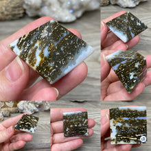 Load image into Gallery viewer, Ocean Jasper 1&quot;-1.5&quot; Small Pyramids
