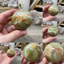 将图像加载到图库查看器中，Green Onyx 2&quot; Spheres
