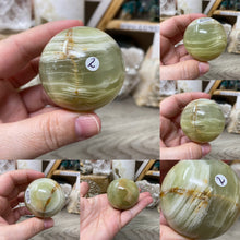 Carica l&#39;immagine nel visualizzatore di Gallery, Green Onyx 2&quot; Spheres
