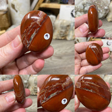 将图像加载到图库查看器中，Brecciated Red Jasper Pillow Palm Stones
