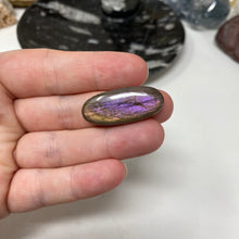 将图像加载到图库查看器中，Purple Labradorite Cabochon #31 * High Quality
