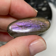 将图像加载到图库查看器中，Purple Labradorite Cabochon #31 * High Quality
