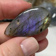 将图像加载到图库查看器中，Purple Labradorite Cabochon #34 * High Quality
