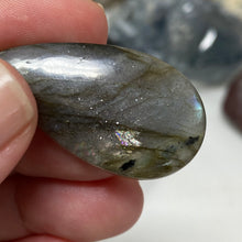 Chargez l&#39;image dans la visionneuse de la galerie, Purple Labradorite Cabochon #34 * High Quality
