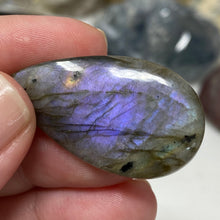 将图像加载到图库查看器中，Purple Labradorite Cabochon #34 * High Quality
